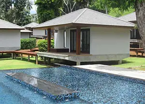Even the swimming pool has a great Seaview.